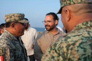 “El malecón de Coatzacoalcos se vistió de patria: la cabalgata militar convirtió la ciudad en un símbolo vivo de identidad nacional”