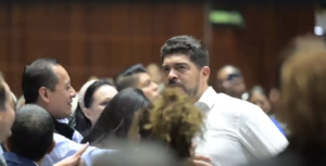 ¡Vergüenza Nacional! Zenyazen Escobar Toca Fondo: De La Sev A Los Puños En San Lázaro