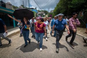 Atención directa y soluciones: Alcaldesa Daniela Griego Ceballos encabeza recorrido por colonias de Xalapa para atender demandas ciudadanas