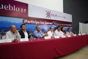 Daniela Griego Ceballos encabeza la jornada 24 del Día del Pueblo en Xalapa con atención directa y nuevos programas