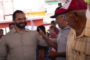 Pedro Miguel Rosaldo García destaca la unidad y la “revolución de las conciencias” en la Asamblea Informativa de Agua Dulce