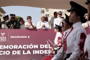 Veracruz recupera el Desfile Cívico-Militar tras ocho años de ausencia