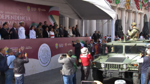 Encabeza Rocío Nahle Tradicional Desfile Cívico-Militar De La Independencia En Xalapa
