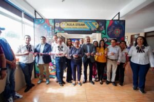 Impulsa Ayuntamiento de Xalapa equipamiento tecnológico y obras en escuelas de la colonia Magisterial
