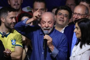 Lula da Silva consolida una remontada histórica en Brasil tras vencer a Flávio Bolsonaro en el balotaje presidencial
