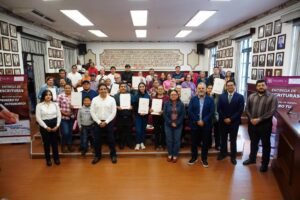 Daniela Griego Ceballos impulsa la certeza patrimonial en Xalapa con la entrega de escrituras a familias locales